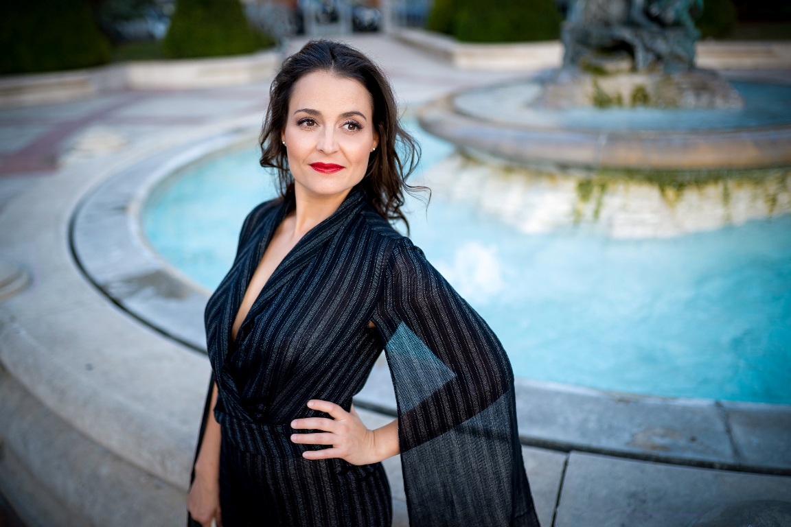 %label.img_fejes-krisztina-pesti-vigado-szokokut_alt%